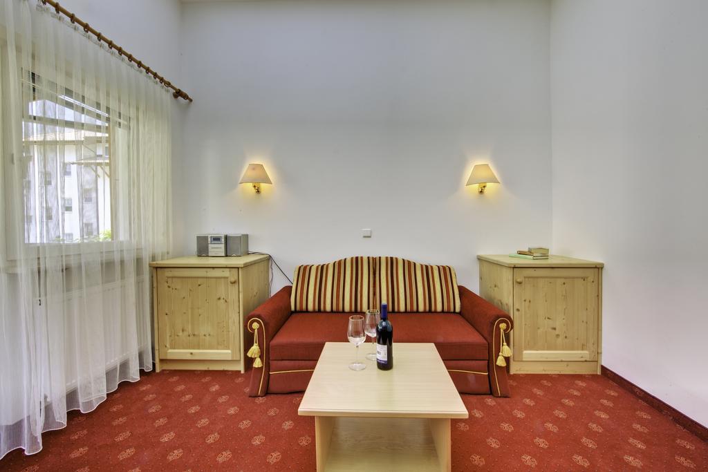Parkhotel Plauserhof الغرفة الصورة